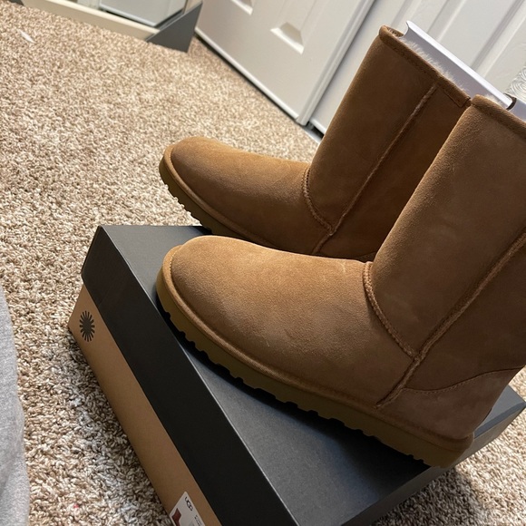 UGGs - Picture 4 of 5